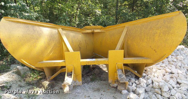 image for item DD8631 Balderson V-plow