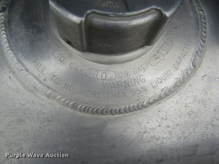 image for item DD8837 2000 Freightliner FLD semi truck