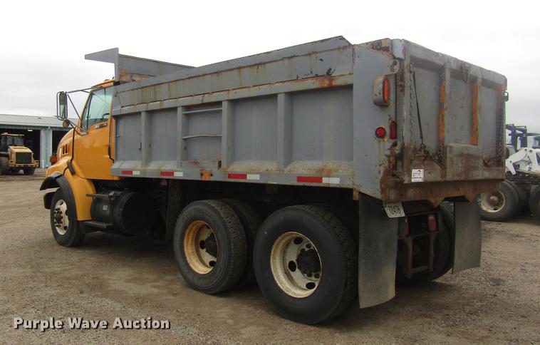image for item DD8839 1998 Ford LTLA9000 Louisville dump truck