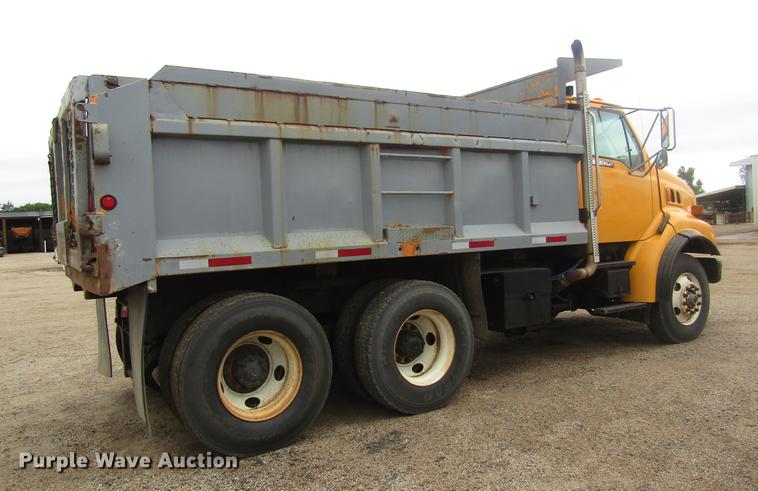 image for item DD8839 1998 Ford LTLA9000 Louisville dump truck