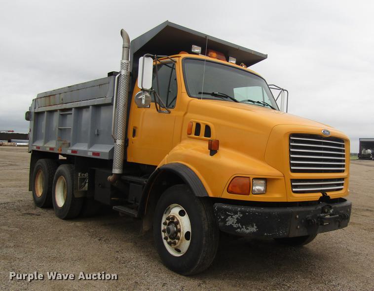 image for item DD8839 1998 Ford LTLA9000 Louisville dump truck