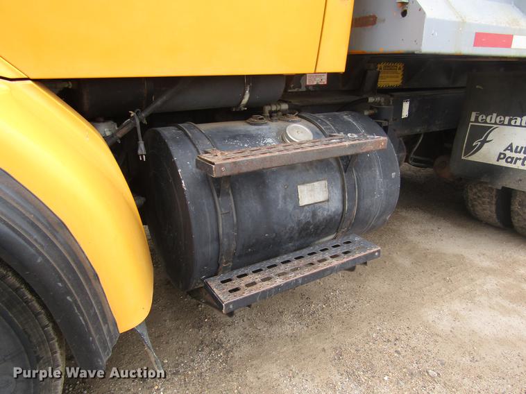 image for item DD8839 1998 Ford LTLA9000 Louisville dump truck