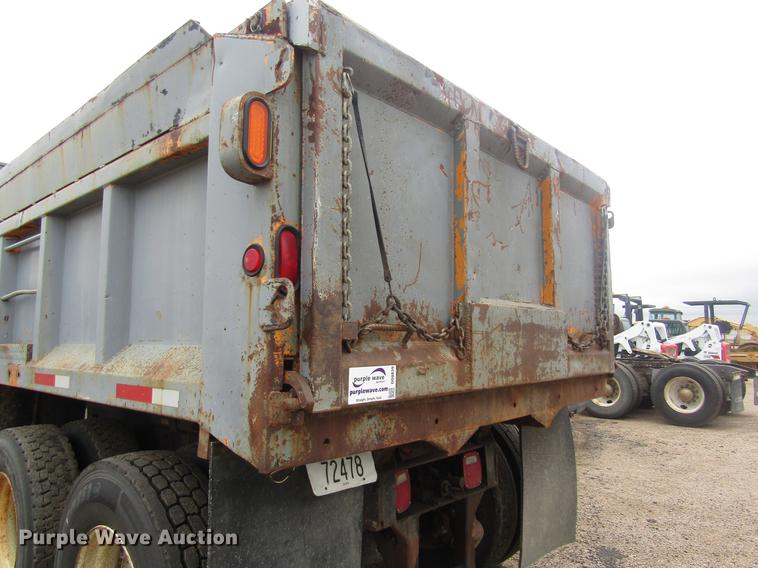 image for item DD8839 1998 Ford LTLA9000 Louisville dump truck