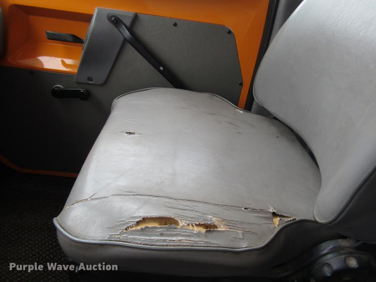 image for item DD8839 1998 Ford LTLA9000 Louisville dump truck