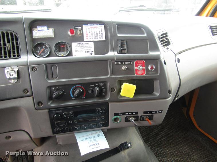 image for item DD8839 1998 Ford LTLA9000 Louisville dump truck