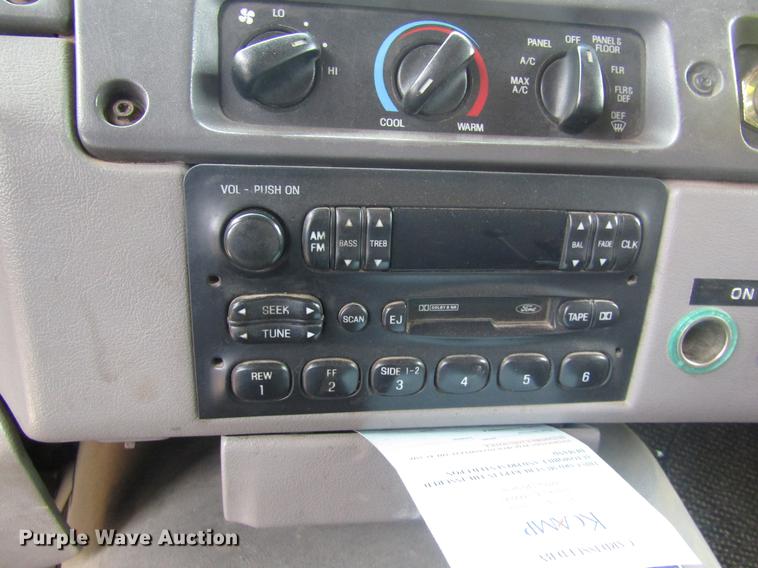 image for item DD8839 1998 Ford LTLA9000 Louisville dump truck