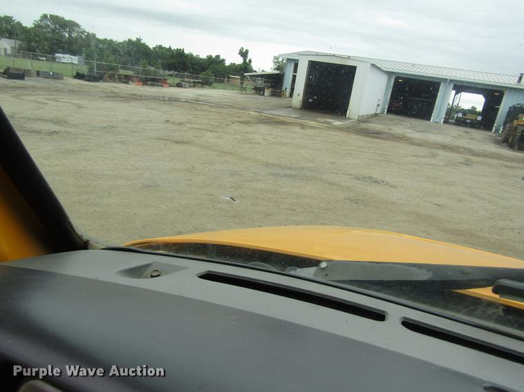 image for item DD8839 1998 Ford LTLA9000 Louisville dump truck