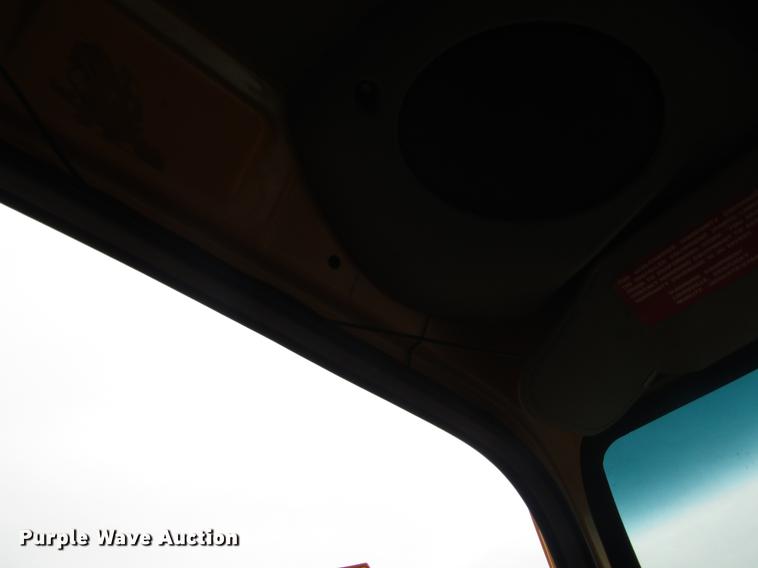 image for item DD8839 1998 Ford LTLA9000 Louisville dump truck