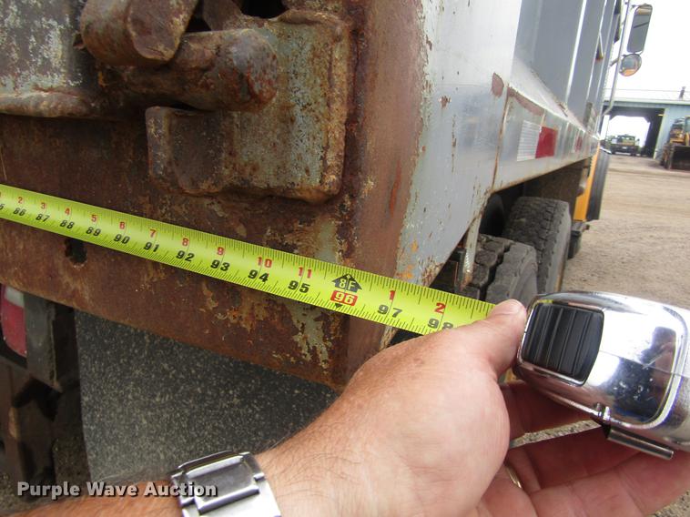 image for item DD8839 1998 Ford LTLA9000 Louisville dump truck