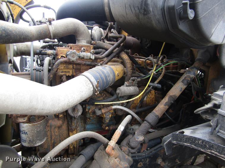 image for item DD8839 1998 Ford LTLA9000 Louisville dump truck