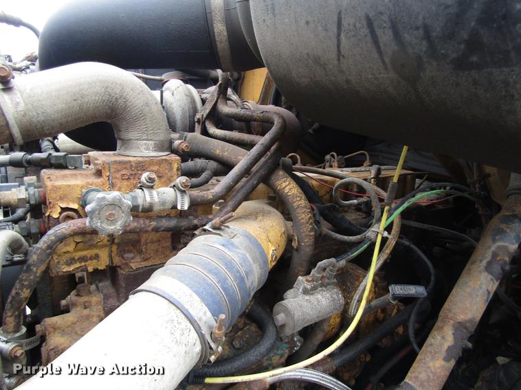 image for item DD8839 1998 Ford LTLA9000 Louisville dump truck