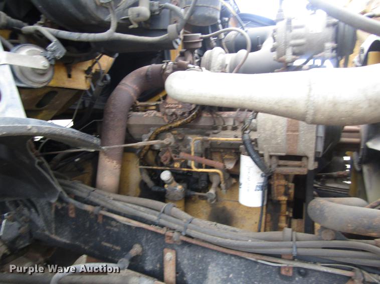 image for item DD8839 1998 Ford LTLA9000 Louisville dump truck