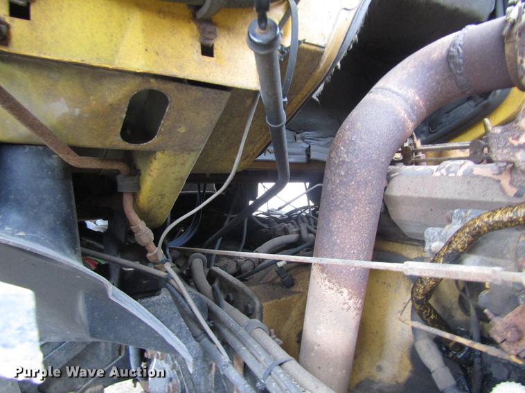 image for item DD8839 1998 Ford LTLA9000 Louisville dump truck