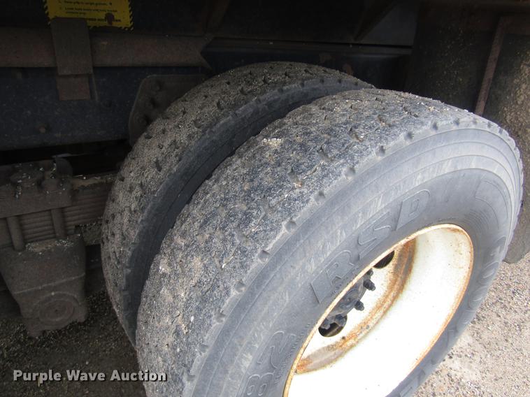 image for item DD8839 1998 Ford LTLA9000 Louisville dump truck