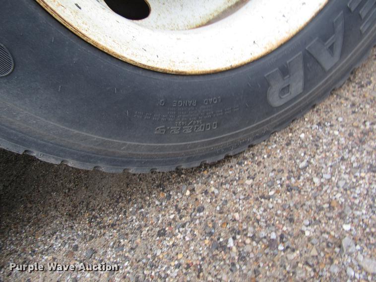 image for item DD8839 1998 Ford LTLA9000 Louisville dump truck