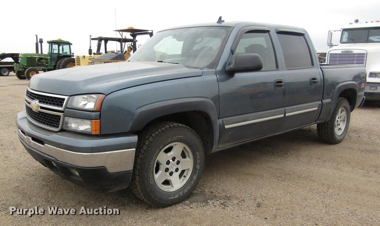 image for item DD8840 2007 Chevrolet Silverado 1500 Z71 Crew Cab pickup truck