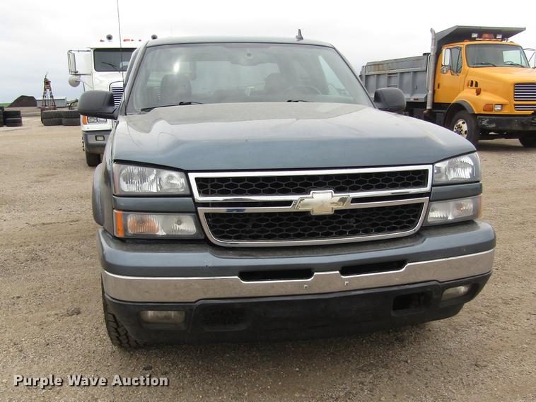 image for item DD8840 2007 Chevrolet Silverado 1500 Z71 Crew Cab pickup truck