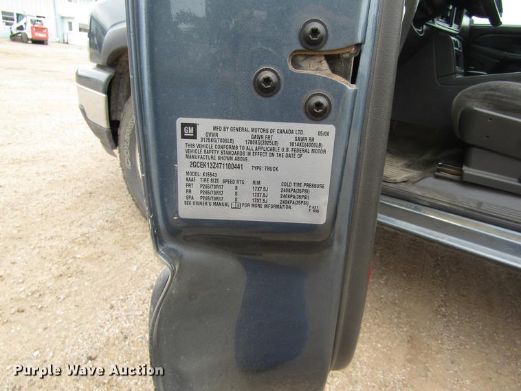 image for item DD8840 2007 Chevrolet Silverado 1500 Z71 Crew Cab pickup truck