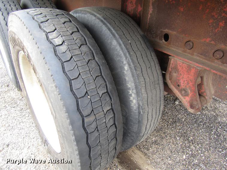 image for item DD8841 1985 Great Dane flatbed trailer