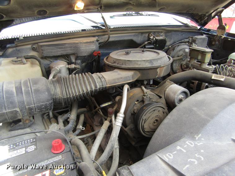 1993 Chevrolet Suburban K1500 SUV in Mankato, KS | Item DD8863 sold