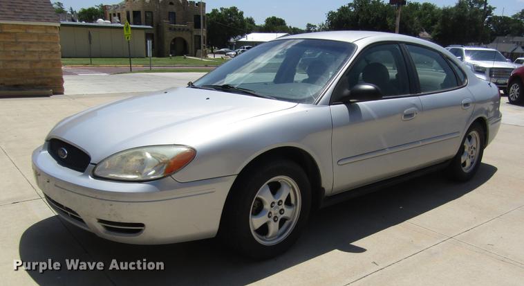 image for item DD8867 2007 Ford Taurus