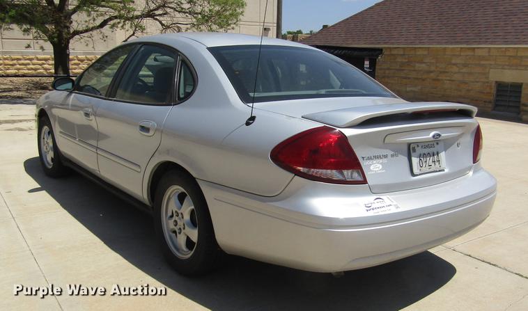 image for item DD8867 2007 Ford Taurus