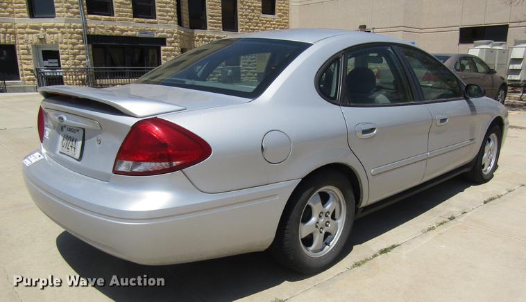 image for item DD8867 2007 Ford Taurus