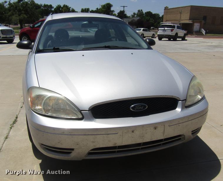 image for item DD8867 2007 Ford Taurus