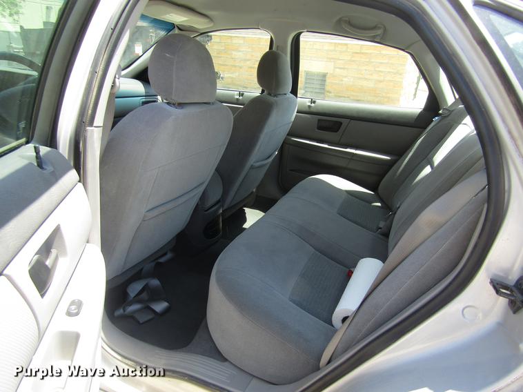 image for item DD8867 2007 Ford Taurus