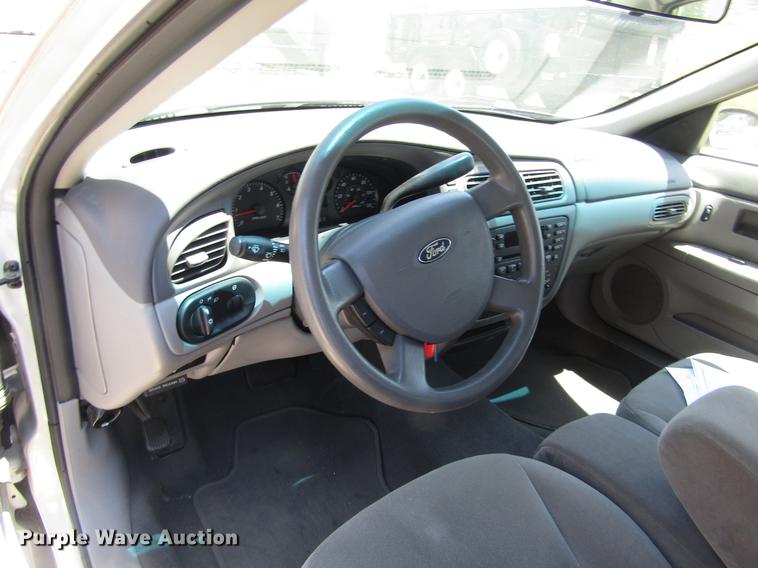 image for item DD8867 2007 Ford Taurus