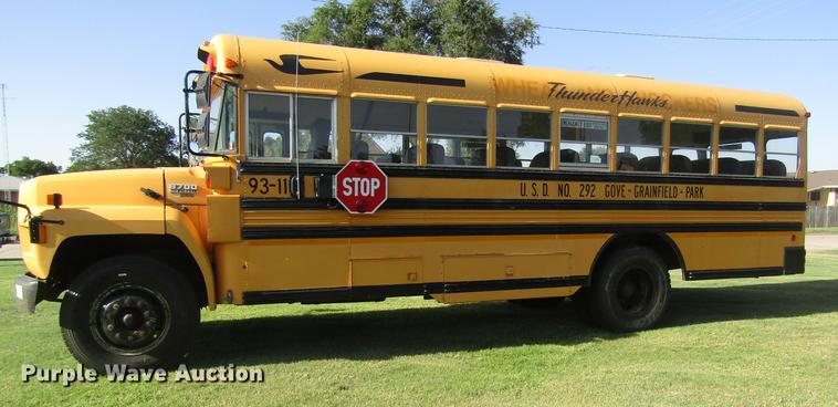 image for item DD8868 1993 Ford B700 school bus