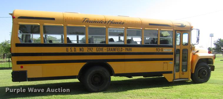 image for item DD8868 1993 Ford B700 school bus