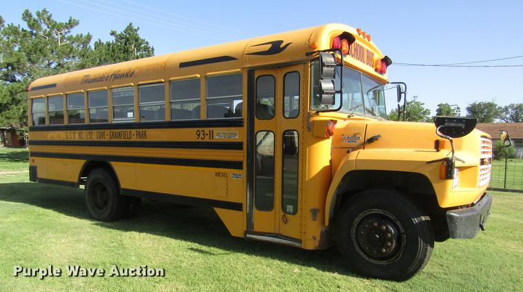 image for item DD8868 1993 Ford B700 school bus
