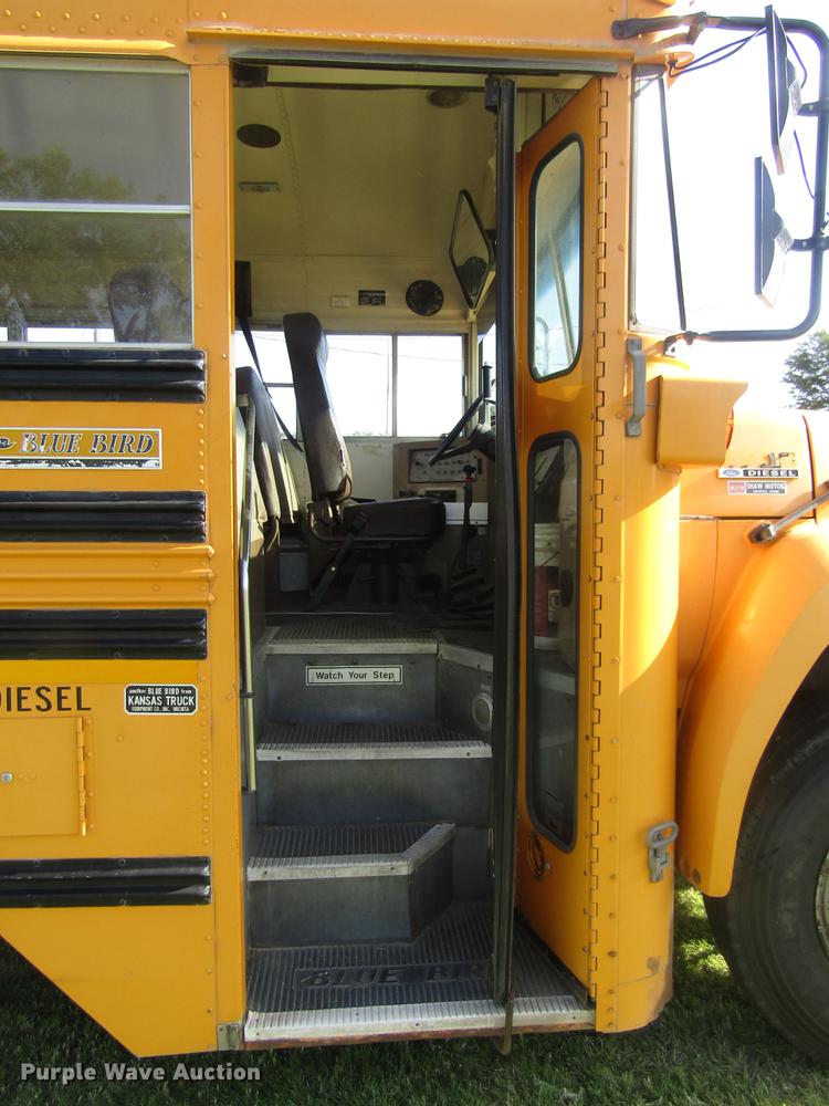 image for item DD8868 1993 Ford B700 school bus