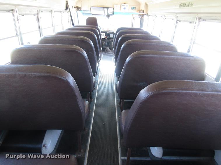image for item DD8868 1993 Ford B700 school bus