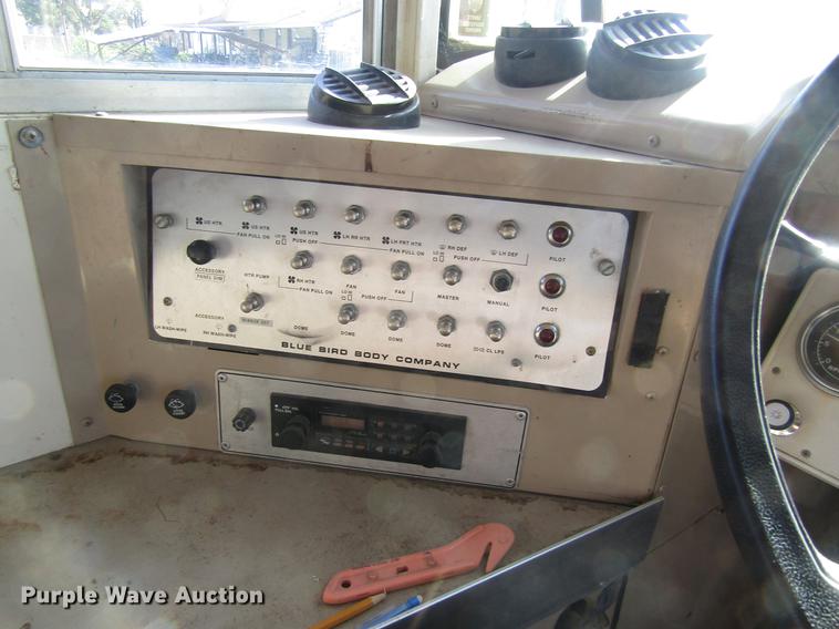 image for item DD8868 1993 Ford B700 school bus