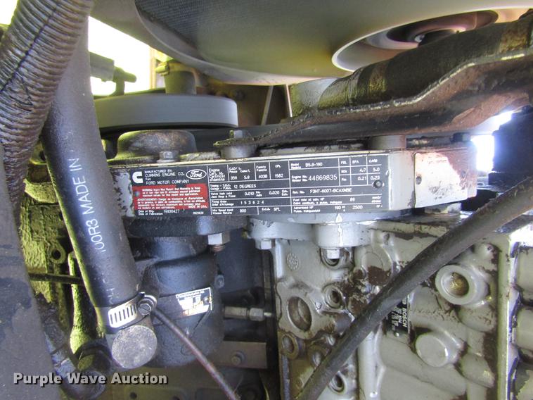 image for item DD8868 1993 Ford B700 school bus