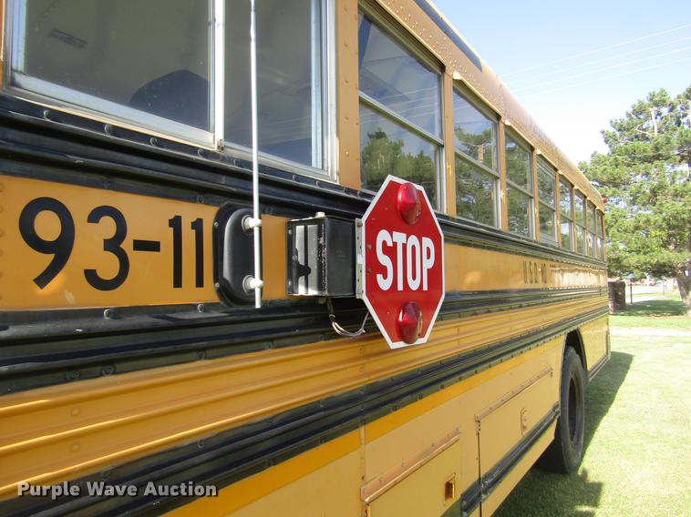 image for item DD8868 1993 Ford B700 school bus