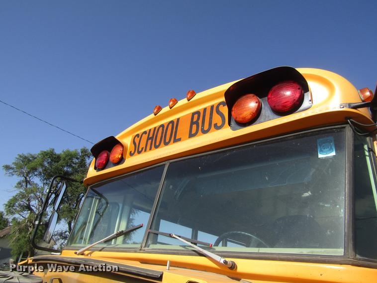 image for item DD8868 1993 Ford B700 school bus