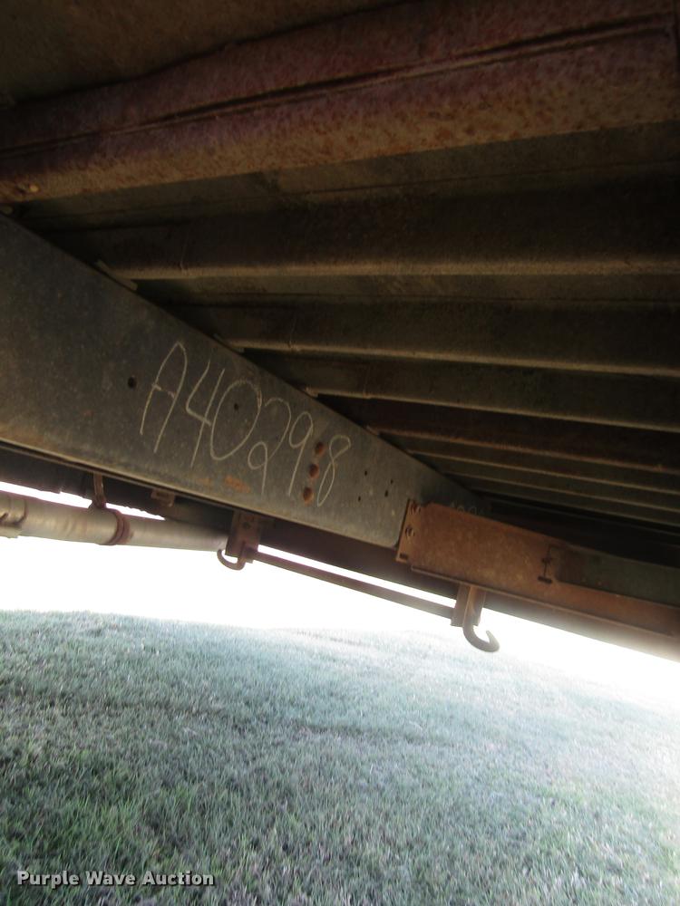 image for item DD8868 1993 Ford B700 school bus