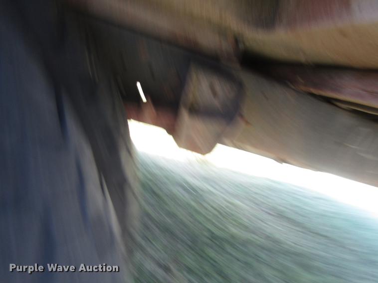 image for item DD8868 1993 Ford B700 school bus