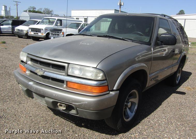 image for item DD8869 2001 Chevrolet Blazer SUV