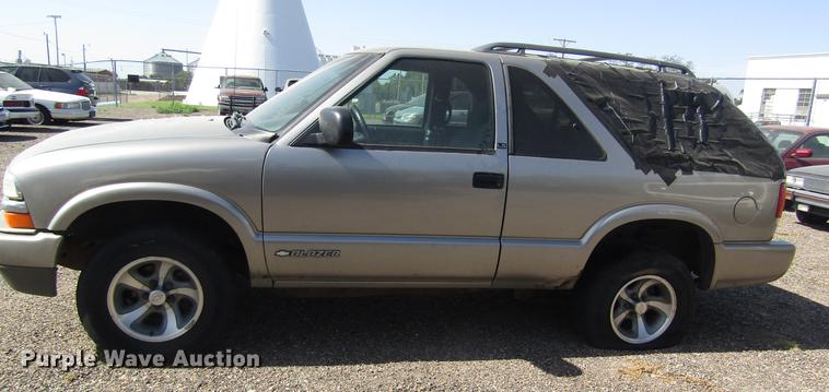 image for item DD8869 2001 Chevrolet Blazer SUV