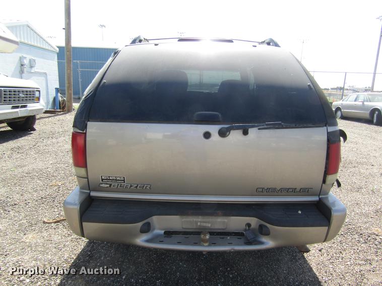 image for item DD8869 2001 Chevrolet Blazer SUV