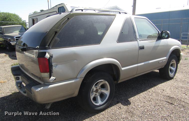 image for item DD8869 2001 Chevrolet Blazer SUV