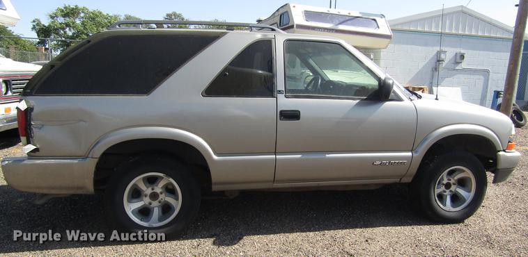 image for item DD8869 2001 Chevrolet Blazer SUV