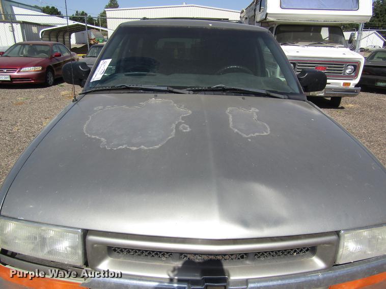 image for item DD8869 2001 Chevrolet Blazer SUV