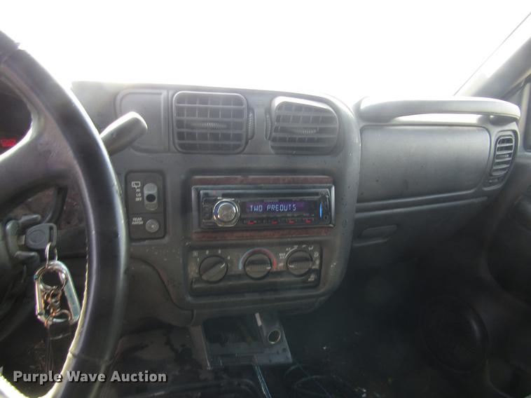 image for item DD8869 2001 Chevrolet Blazer SUV