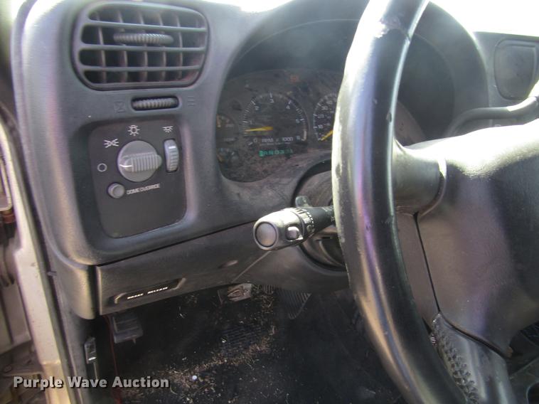 image for item DD8869 2001 Chevrolet Blazer SUV