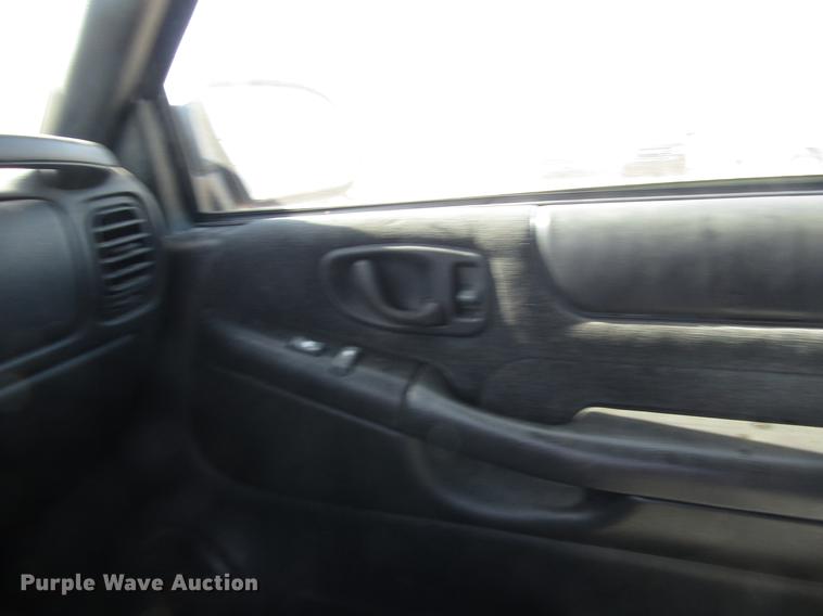 image for item DD8869 2001 Chevrolet Blazer SUV